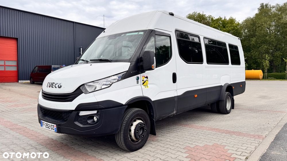 Iveco Daily /23miejsca /mały przebieg /klimatyzacja/ euro6 / Cena:148000 zł netto - 1