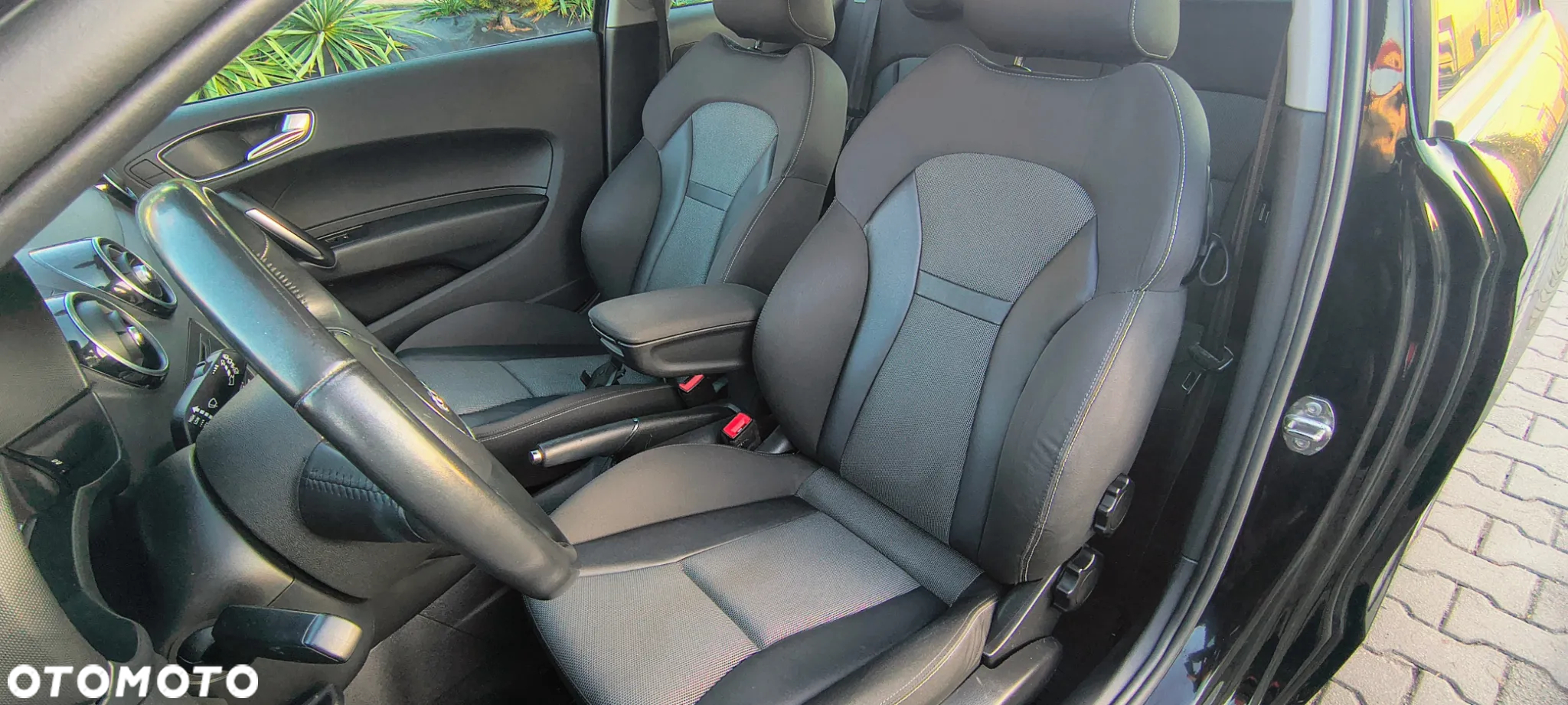 Audi A1 1.6 TDI Attraction - 32