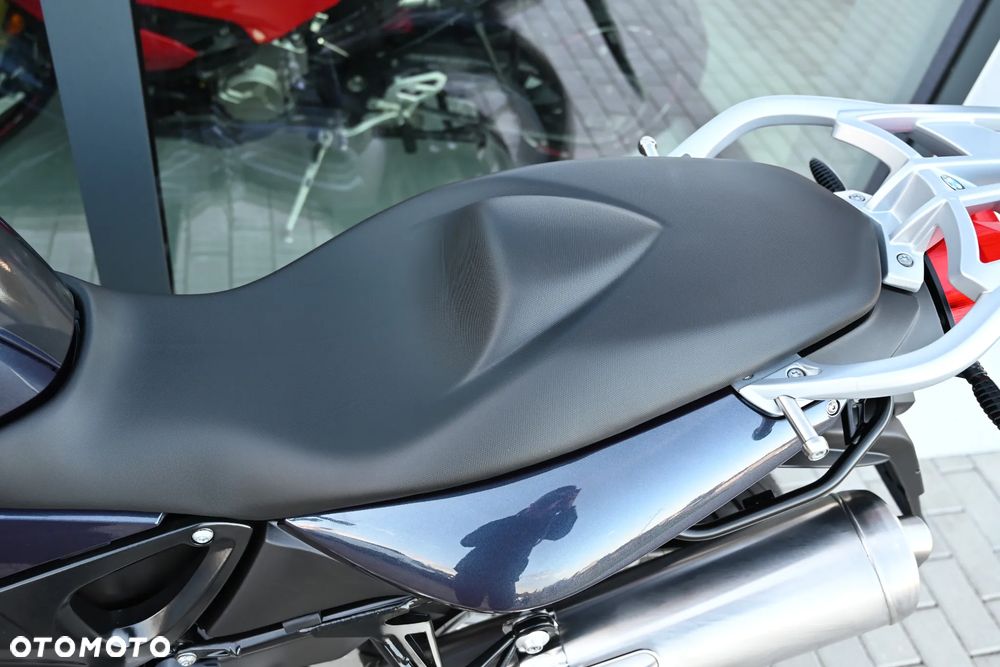 BMW F - 25