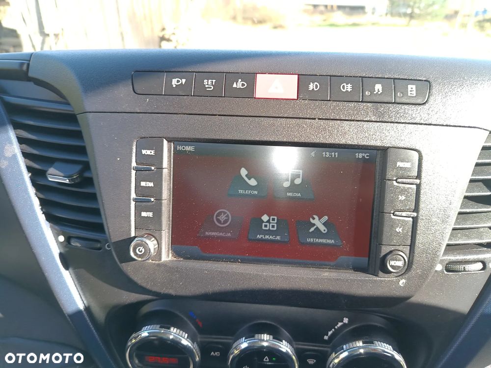 Iveco Daily KONTENER+ WINDA ZEPRO (750kg) 2.3 diesel 156 kM AUTOMAT 2017 WEBASTO, KAMERA, NAVI, GOTOWY DO PRACY! - 32