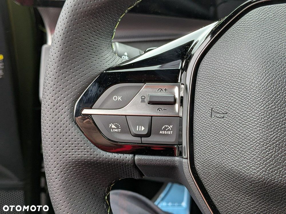 Peugeot 408 - 17