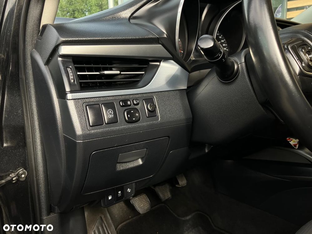 Toyota Avensis 2.0 D-4D Premium - 25