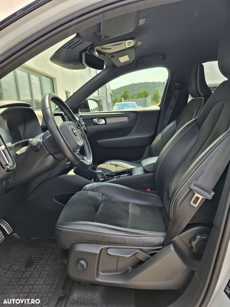 Volvo XC 40 B4 AT8 AWD Mild Hybrid R-Design - 11