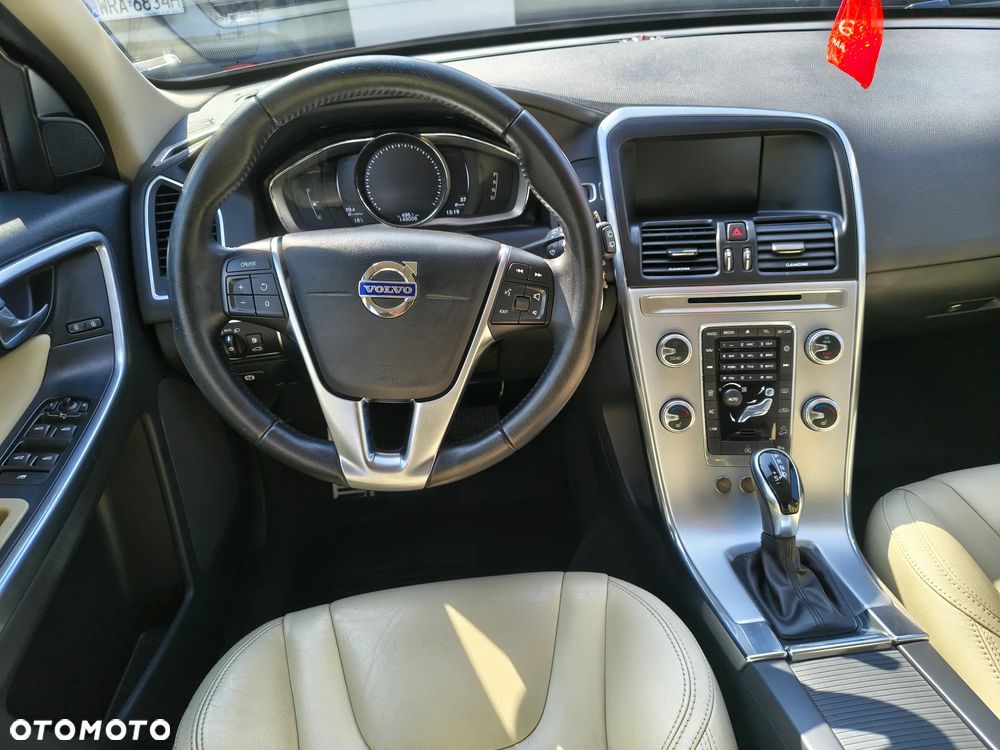 Volvo XC 60 D4 AWD Summum - 6