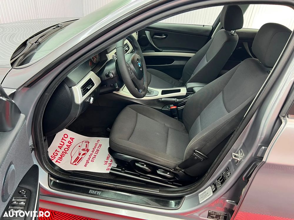 BMW Seria 3 320d xDrive DPF Aut. - 12