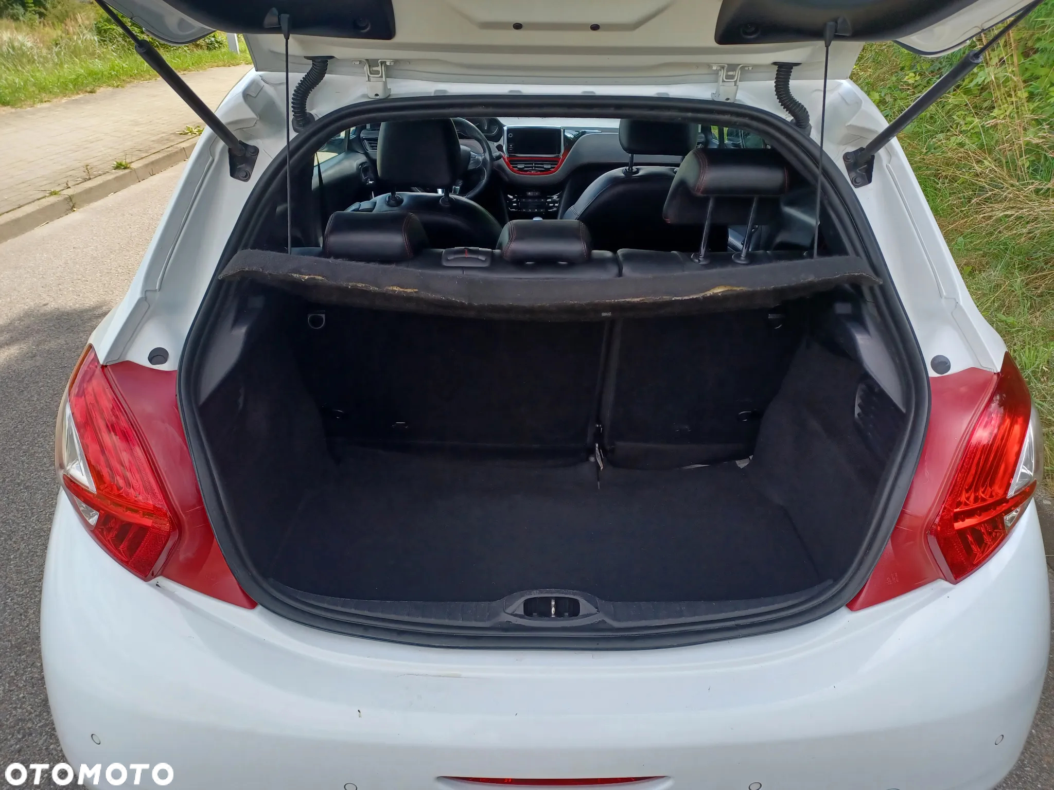 Peugeot 208 1.6 THP GTi - 8