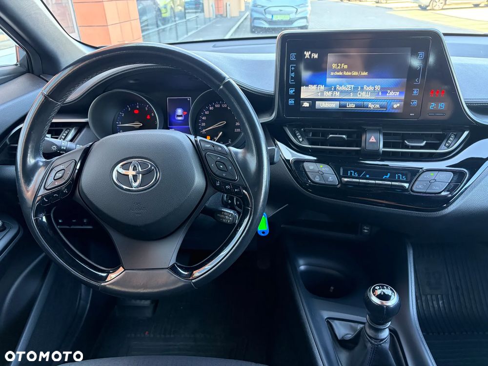 Toyota C-HR 1.2 T Dynamic - 12