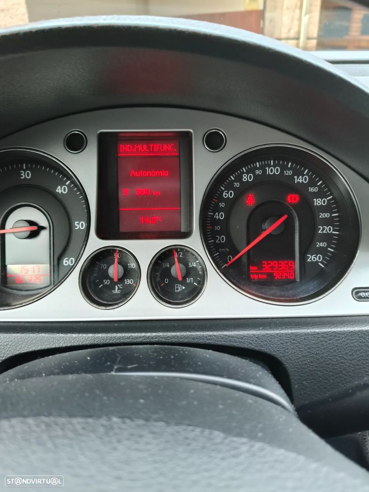 VW Passat 1.9 TDi Confortline - 4