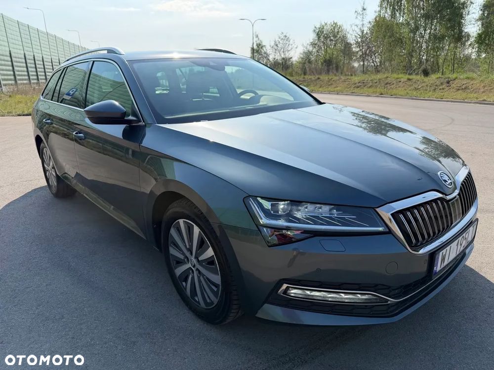 Skoda Superb 2.0 TDI SCR Style DSG - 4