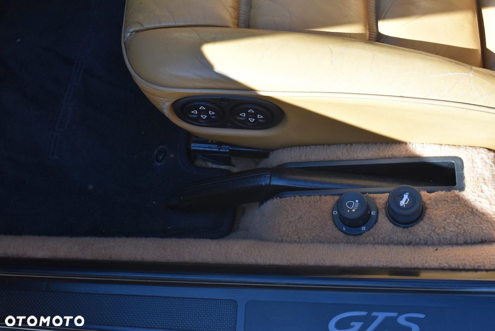 Porsche 928 - 18