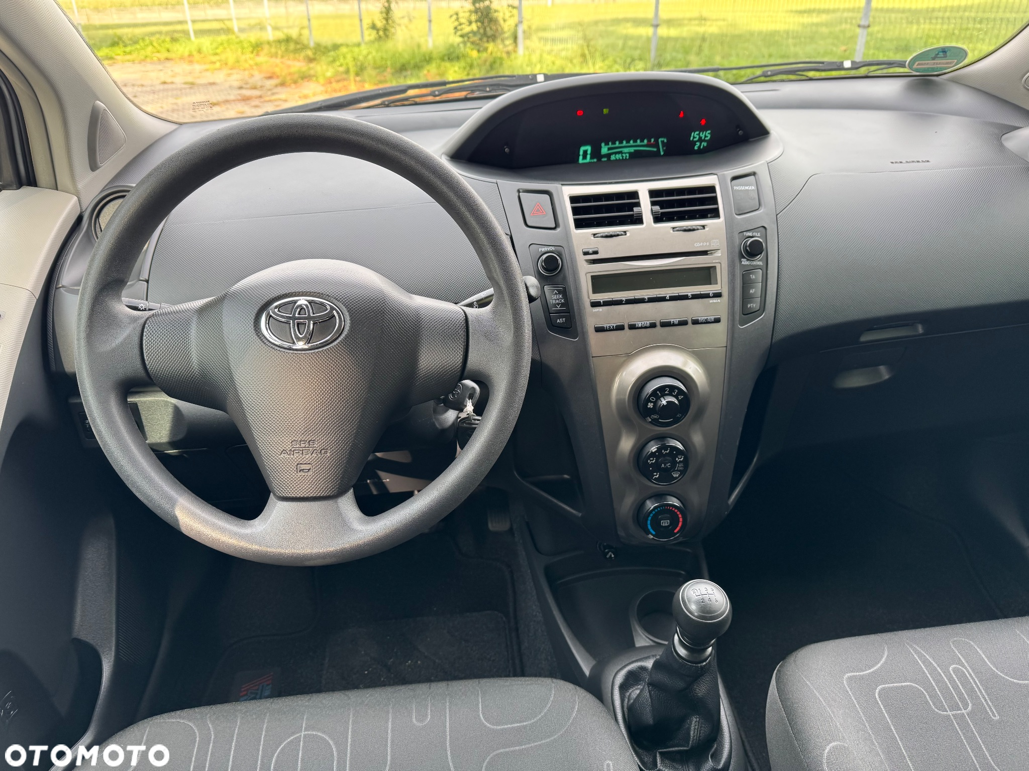 Toyota Yaris - 32