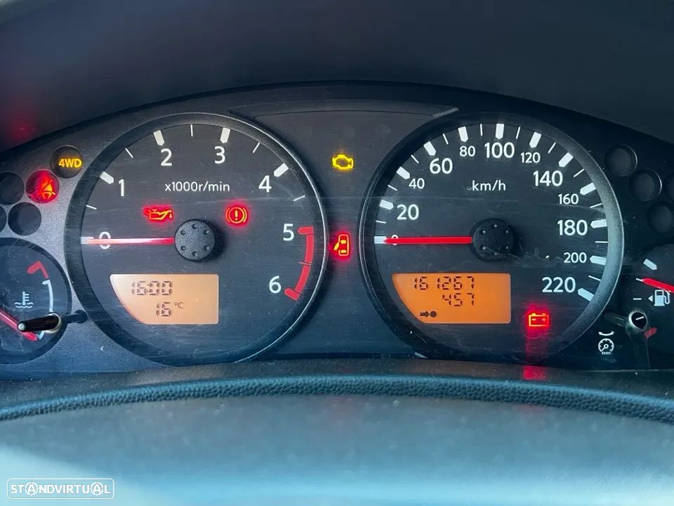 Nissan Navara 2.5 dCi CD LE - 6