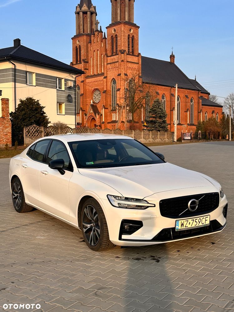 Volvo S60 B4 B R-Design - 3