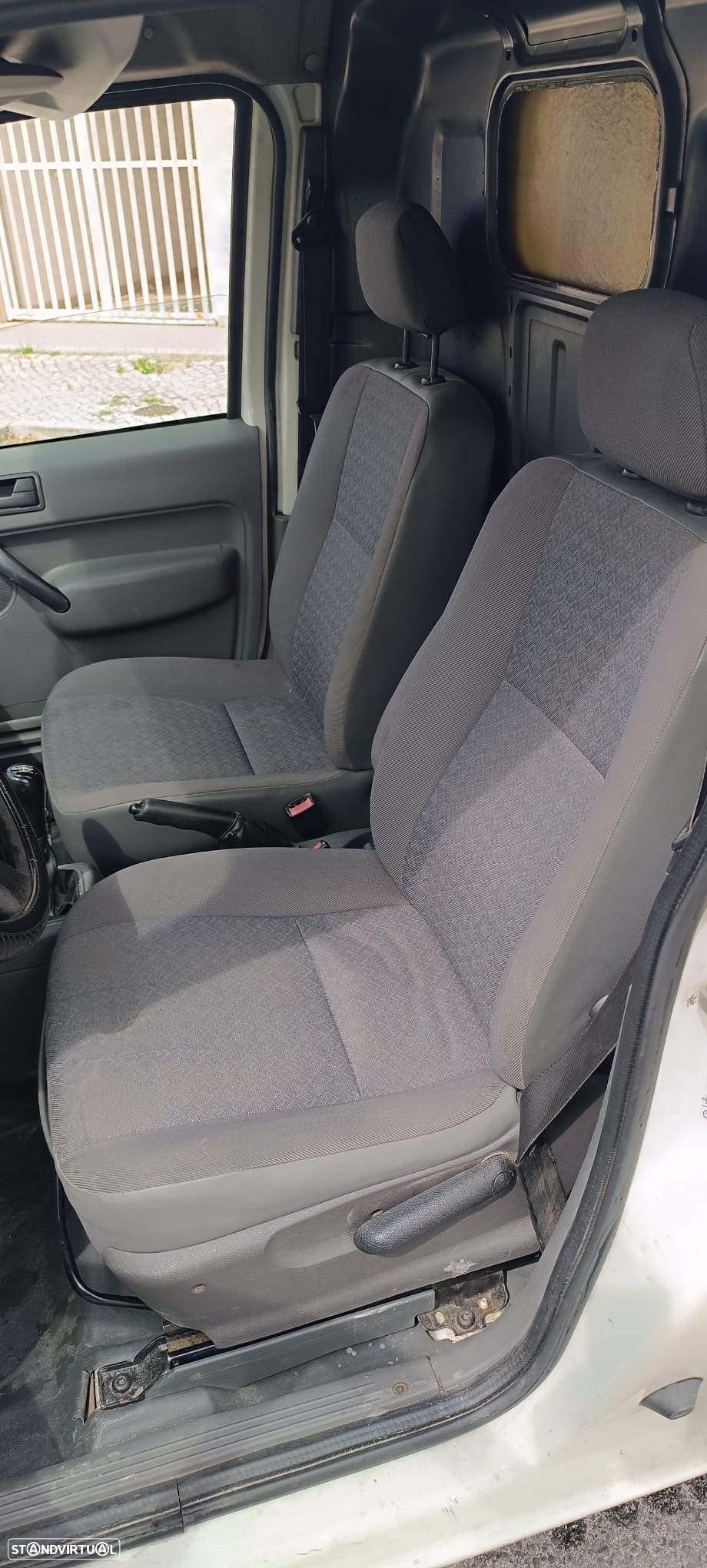 Ford Transit Connect - 10