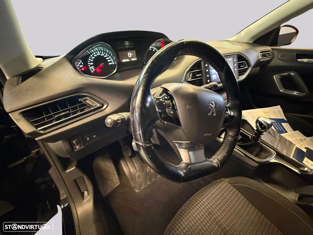 Peugeot 308 SW — fotografia 18