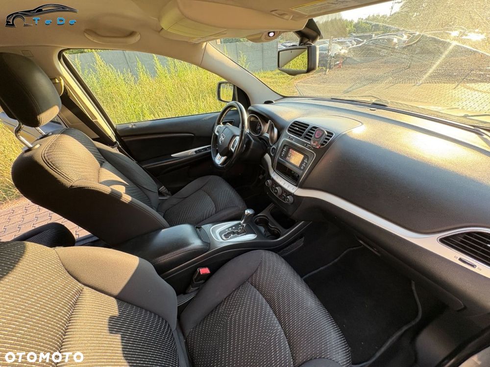 Dodge Journey - 32