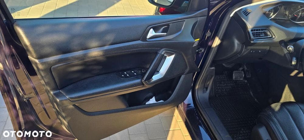 Peugeot 308 BlueHDi FAP 150 Stop&Start Automatik Allure - 29