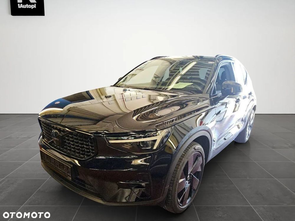 Volvo XC 40 B3 B DKG Plus Black Edition - 2