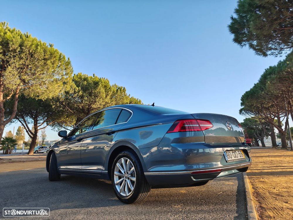 VW Passat 2.0 TDI Highline - 11