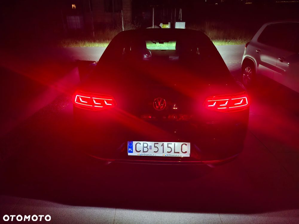 Volkswagen Passat 2.0 TDI 4Mot Elegance DSG - 26