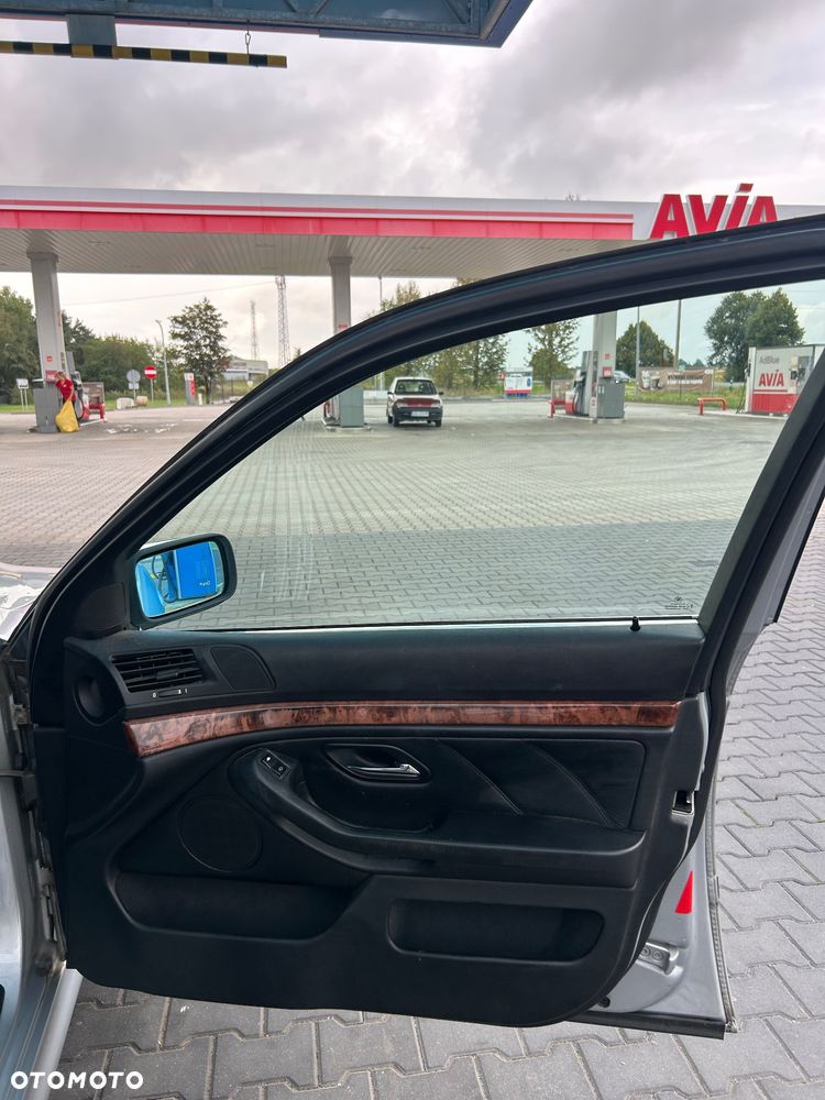 BMW Seria 5 523i - 27