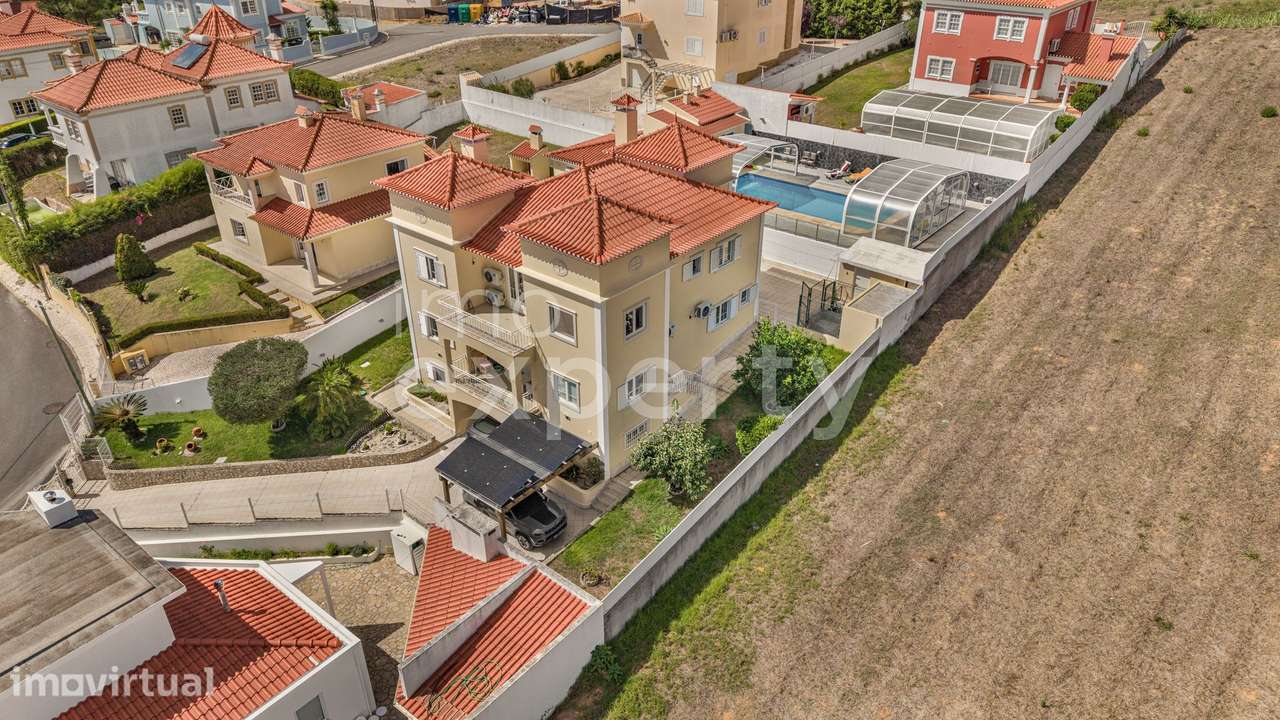 Moradia com 3 suites e piscina coberta a 10 min das praias da Ericeira - Grande imagem: 3/47