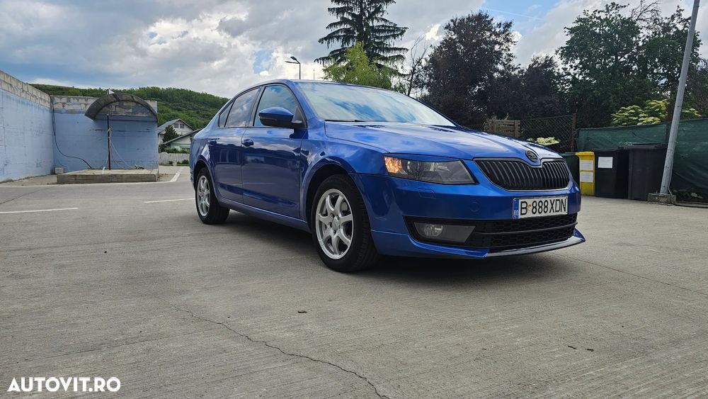 Skoda Octavia 1.6 TDI DSG Ambition - 2