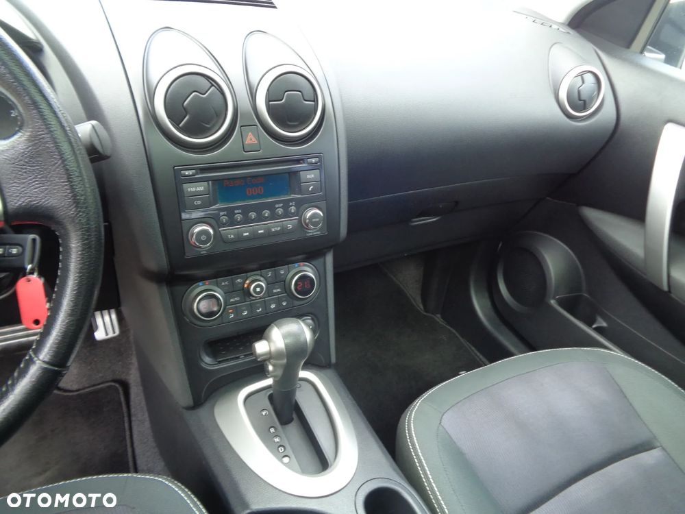 Nissan Qashqai 1.6 Visia CVT - 11