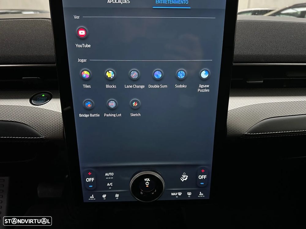 Ford Mustang Mach-E Standard - 16