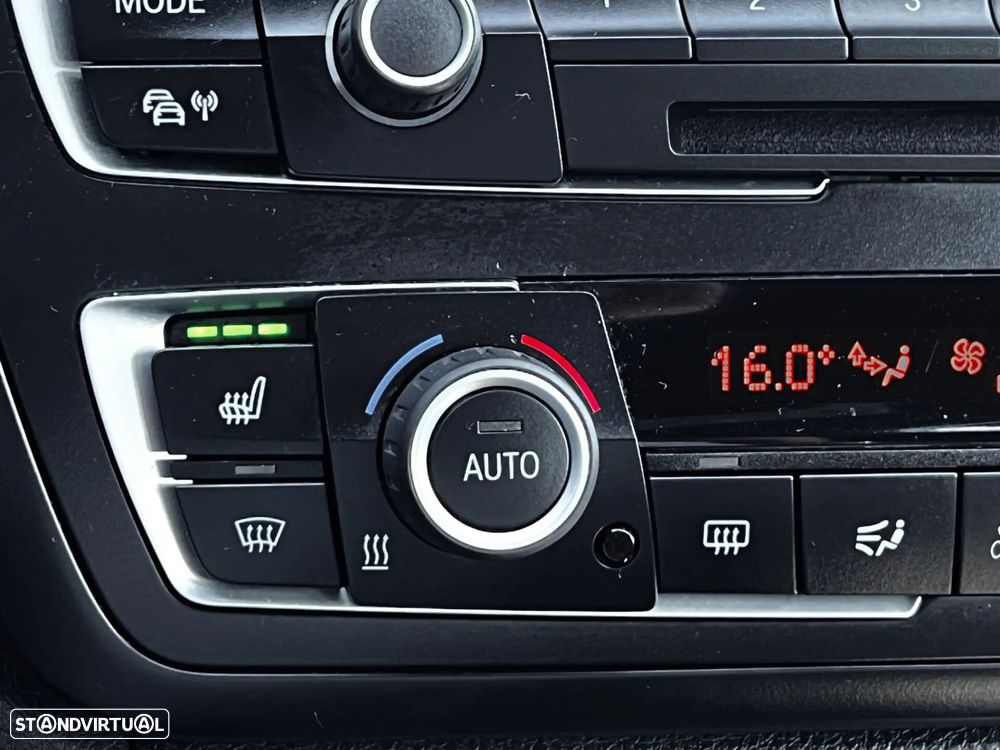 BMW 318 d Pack M - 11