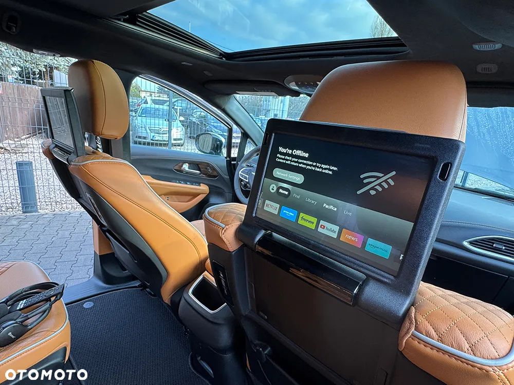 Chrysler Pacifica - 13