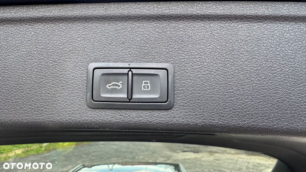 Audi A4 Avant 40 TDI S tronic S line - 16