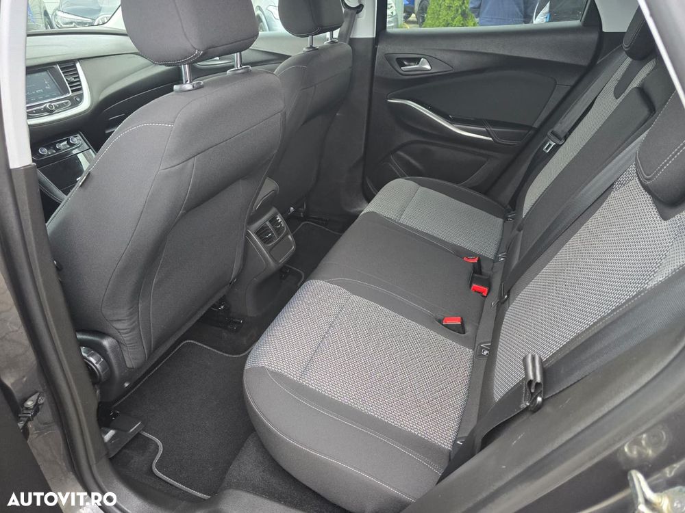 Opel Grandland X 1.6 START/STOP Enjoy - 11