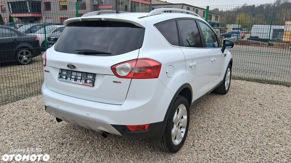 Ford Kuga 2.0 TDCi 4x4 Titanium - 4