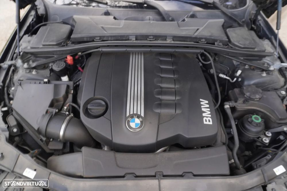 BMW 330 d xDrive - 16