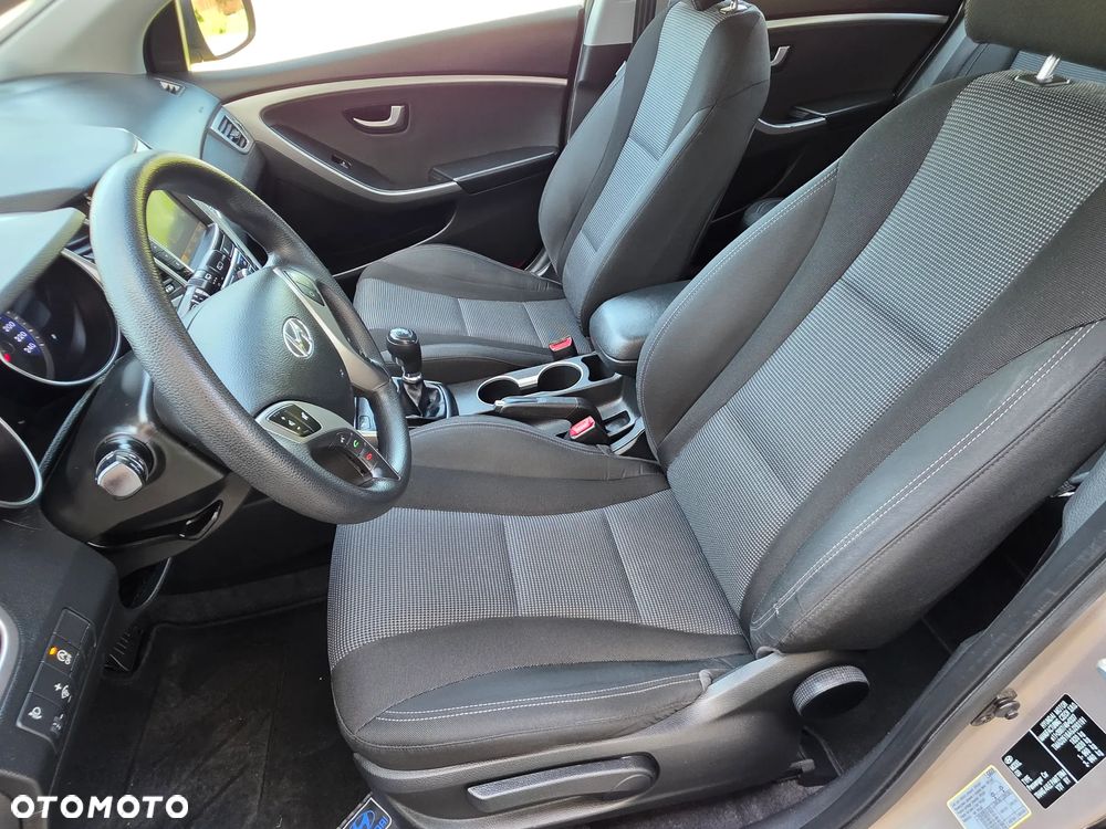 Hyundai i30 1.4 BlueDrive Run - 23
