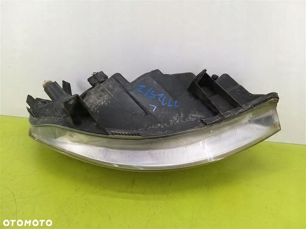 Reflektor lampa przód lewa Renault Scenic II 2003-2006 PRZED LIFT  15810300 - 3