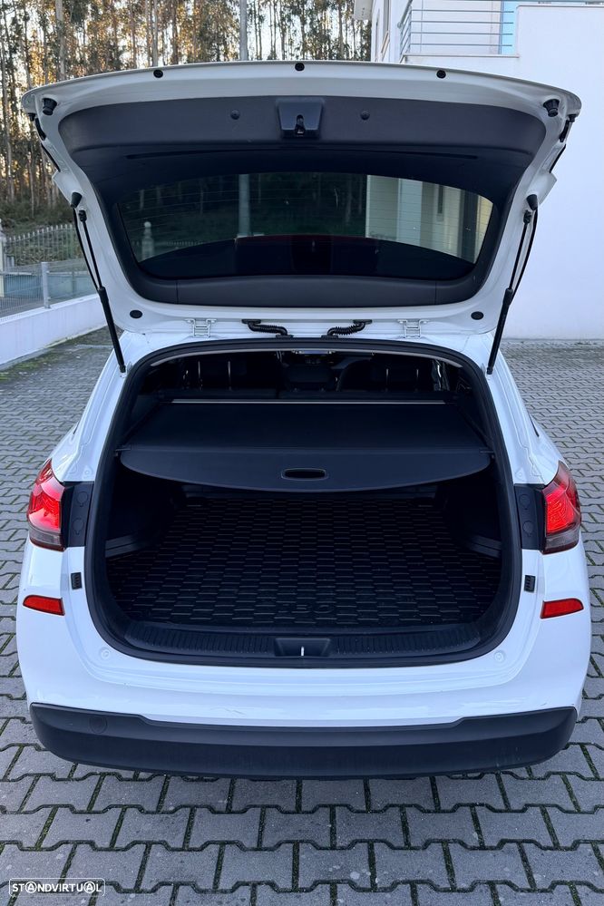 Hyundai i30 SW 1.6 CRDi Comfort+Navi - 6