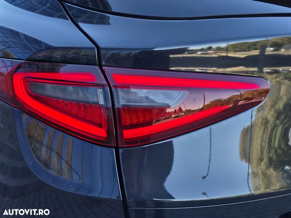 Alfa Romeo Stelvio 2.0 Turbo AWD AT8 Veloce - 33