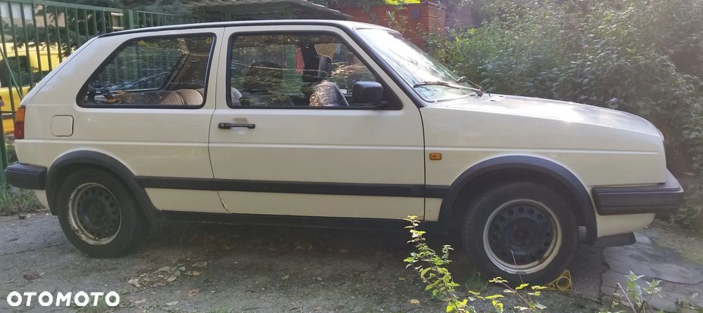 Volkswagen Golf 1.6 GL - 1