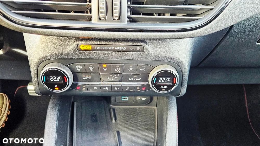 Ford Kuga 2.0 EcoBlue 4x4 ST-LINE X - 28