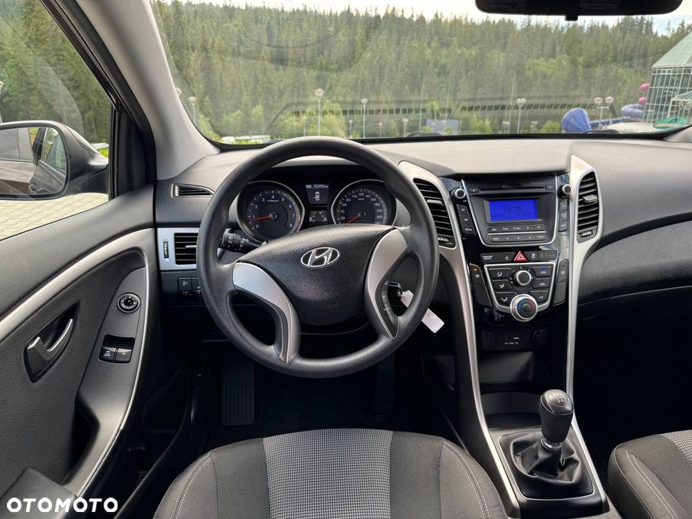 Hyundai i30 blue Kombi 1.4 Classic - 18