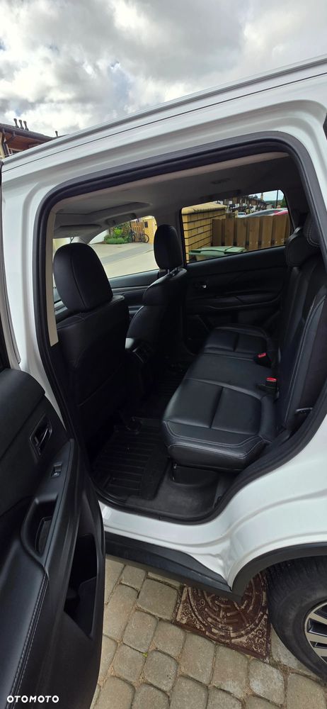 Mitsubishi Outlander 2.0 Instyle SDA 4WD CVT - 18