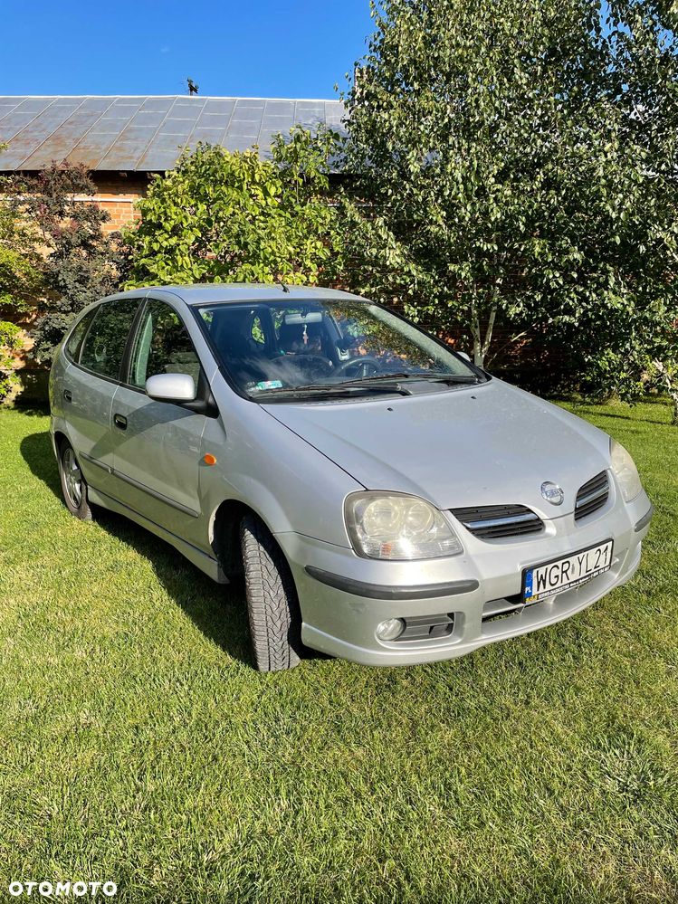 Nissan Almera Tino - 2