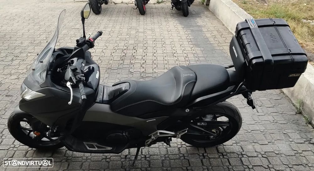 Honda Integra 750 - 4