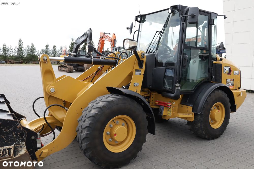 Caterpillar CAT 906M - 14