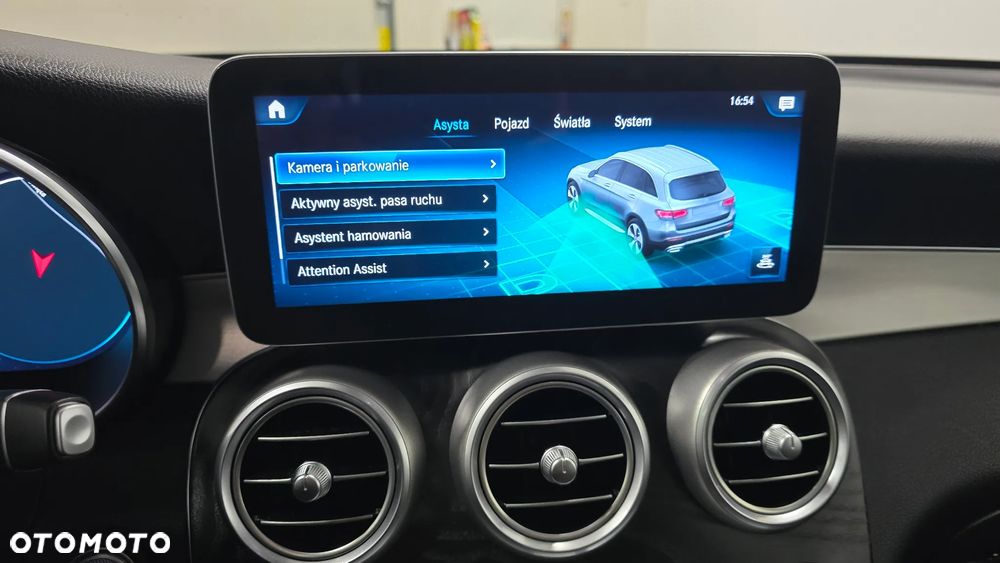 Mercedes-Benz GLC 220 d 4Matic 9G-TRONIC AMG Line Plus - 24