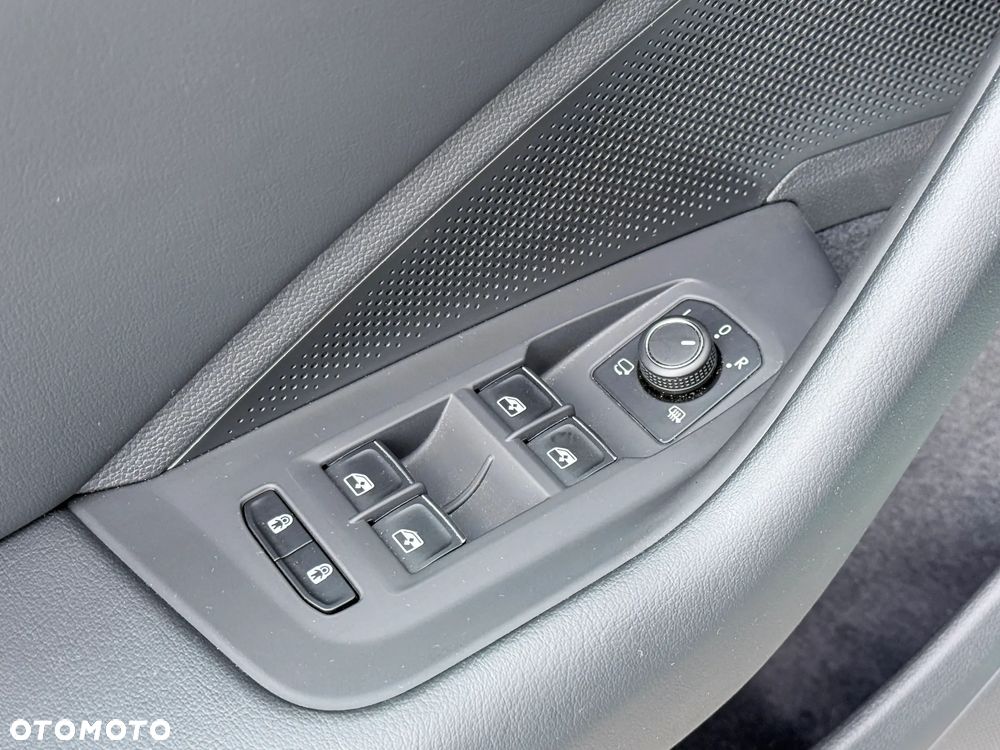 Volkswagen Passat Variant 1.5 TSI ACT mHEV Business DSG - 29