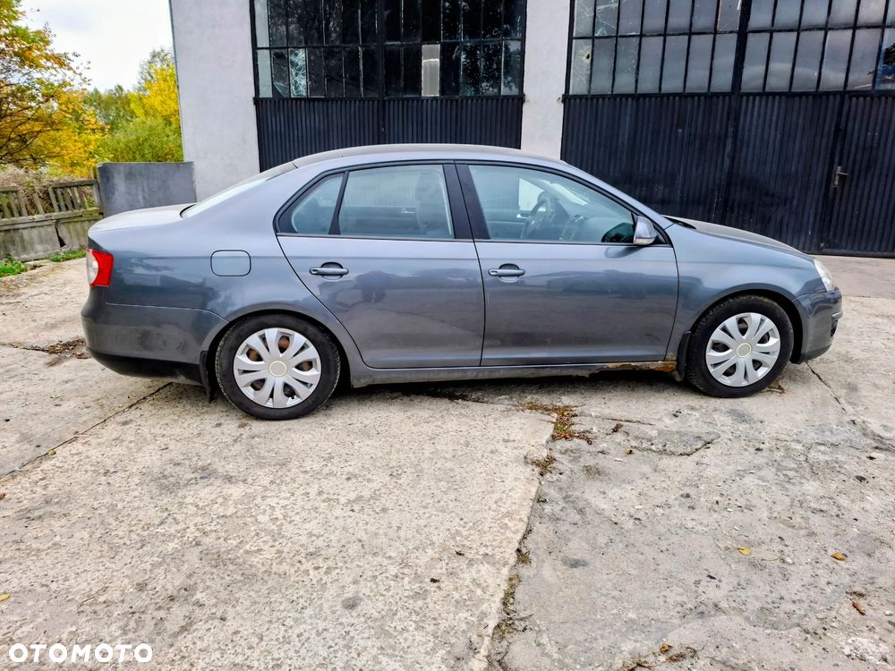 Volkswagen Jetta - 8