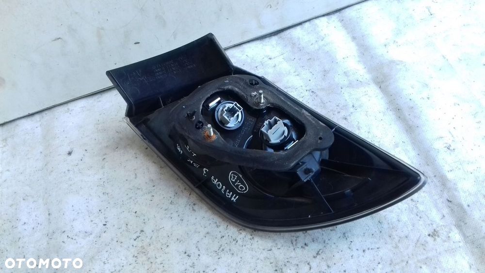 LAMPA LEWY TYŁ TYLNA MAZDA 3 BK HB 03- - 3